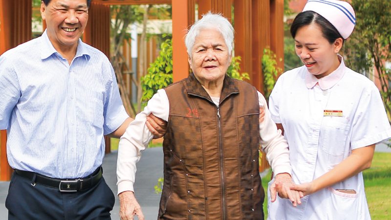 养老公寓每平米价格构成解析：护理费是否包含在内？**